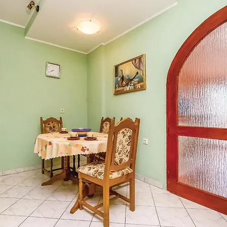 2 Bedroom Lovely In *