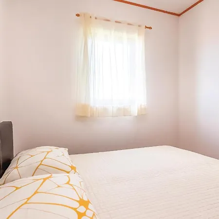 2 Bedroom Lovely In Апартаменты