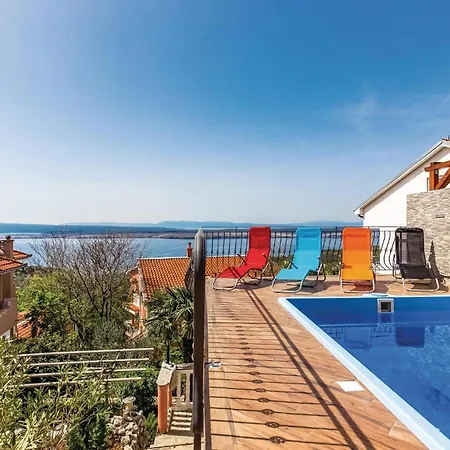 Апартаменты 2 Bedroom Lovely In