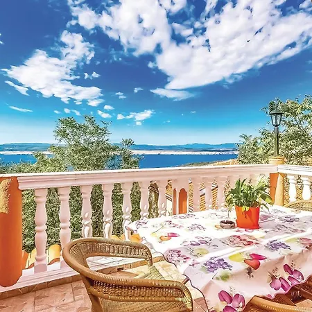 2 Bedroom Lovely In