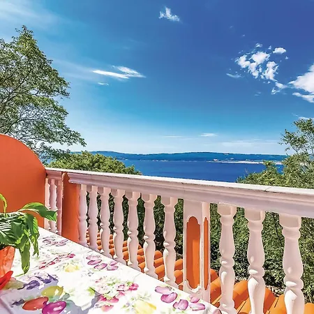 Апартаменты 2 Bedroom Lovely In
