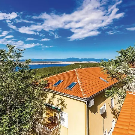 Апартаменты 2 Bedroom Lovely In *